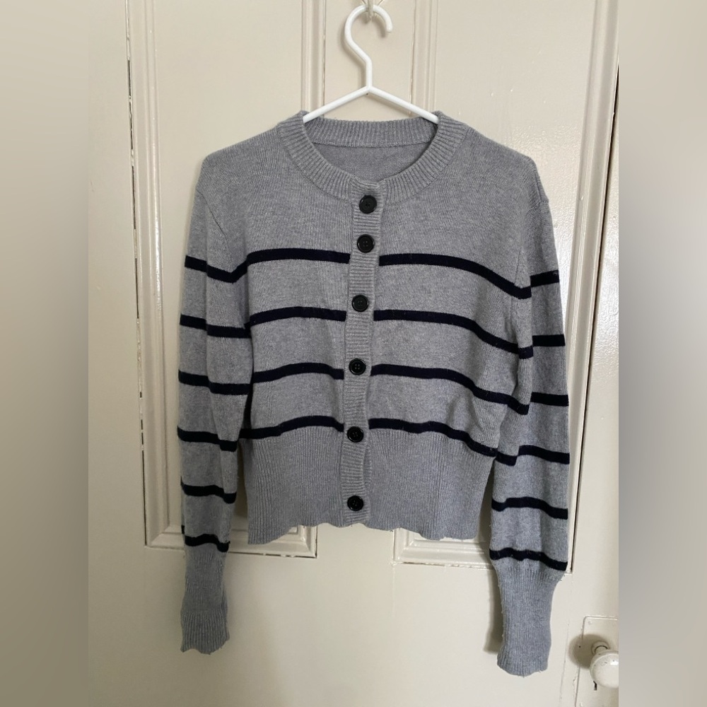 100% cashmere cardigan striped grey and Navy crewneck Sweater